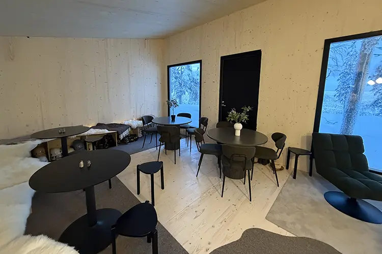 Pyhäkurun päärakennuksen remontti